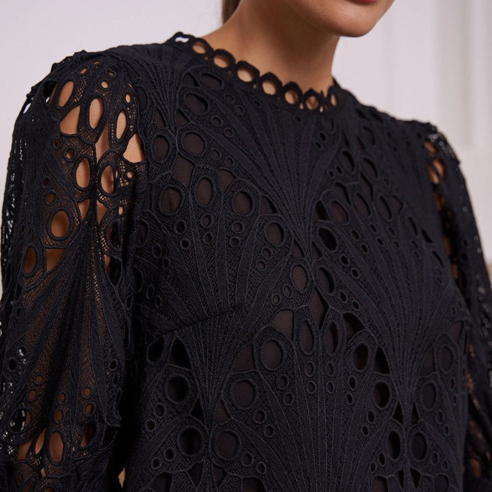 Daisy Lace Top Black