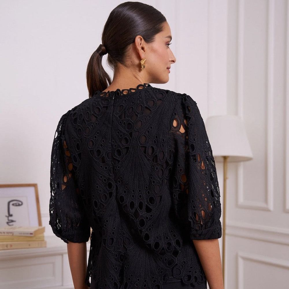 Daisy Lace Top Black