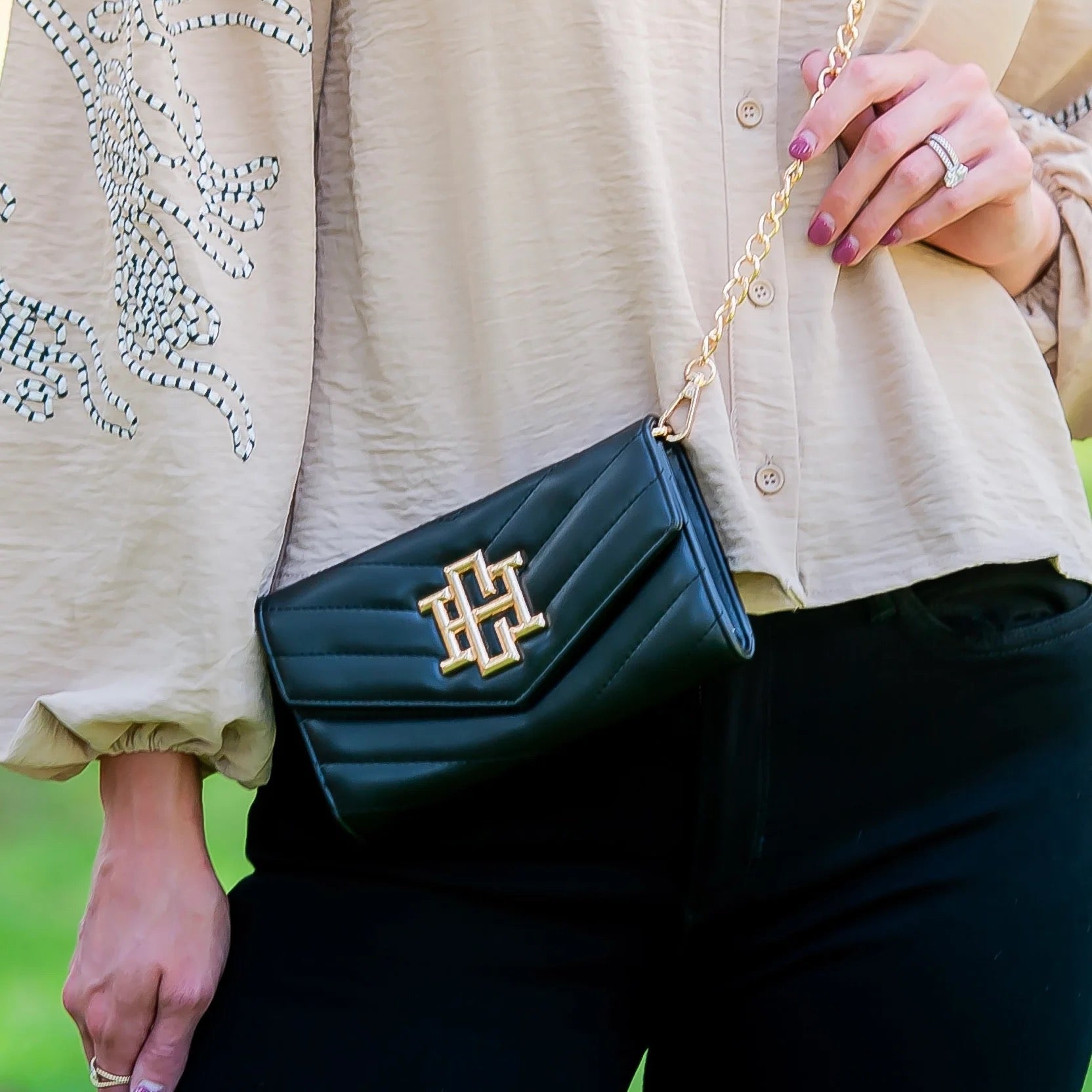 Carlington Clutch / Crossbody Bag In Black