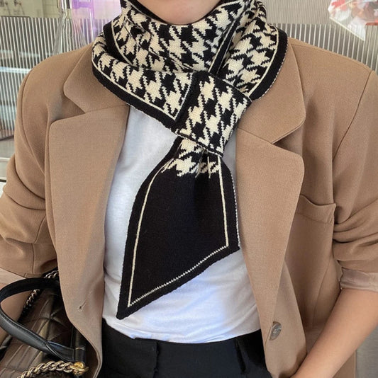 Cross-Front Houndstooth Scarf